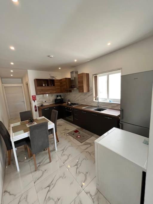 2 Bedroom Apartment In Msida, Malta Esterno foto